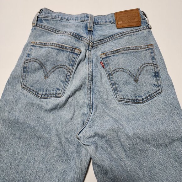 Levi's Light Wash Button Fly Ribcage Straight Ankle Jeans - Picture 3 of 9